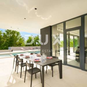 ISTRA, GROŽNJAN - Dizajnerska novoizgrađena vila s potpunom privatnošću, okružena zelenilom s prekrasnim pogledom