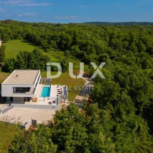 ISTRA, GROŽNJAN - Dizajnerska novoizgrađena vila s potpunom privatnošću, okružena zelenilom s prekrasnim pogledom