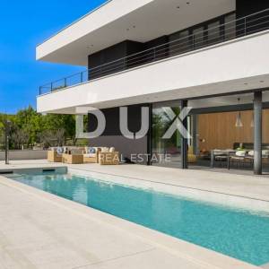 ISTRA, GROŽNJAN - Dizajnerska novoizgrađena vila s potpunom privatnošću, okružena zelenilom s prekrasnim pogledom