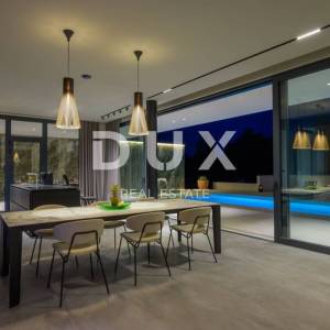 ISTRA, GROŽNJAN - Dizajnerska novoizgrađena vila s potpunom privatnošću, okružena zelenilom s prekrasnim pogledom