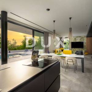 ISTRA, GROŽNJAN - Dizajnerska novoizgrađena vila s potpunom privatnošću, okružena zelenilom s prekrasnim pogledom