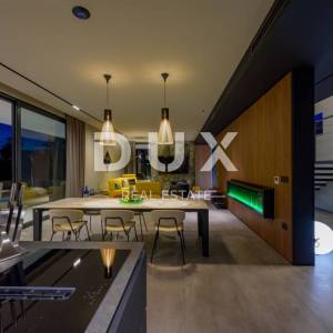 ISTRA, GROŽNJAN - Dizajnerska novoizgrađena vila s potpunom privatnošću, okružena zelenilom s prekrasnim pogledom