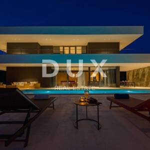 ISTRA, GROŽNJAN - Dizajnerska novoizgrađena vila s potpunom privatnošću, okružena zelenilom s prekrasnim pogledom