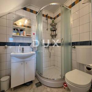 ISTRA, KANFANAR - Simpatična istarska kuća + 490 m2 građevinskog zemljišta!