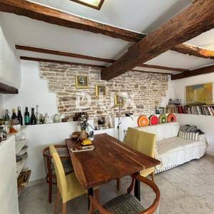 ISTRA, KANFANAR - Simpatična istarska kuća + 490 m2 građevinskog zemljišta!