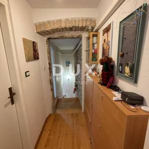 ISTRA, KANFANAR - Simpatična istarska kuća + 490 m2 građevinskog zemljišta!