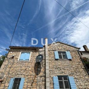 ISTRA, KANFANAR - Simpatična istarska kuća + 490 m2 građevinskog zemljišta!