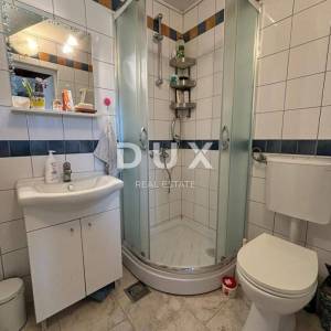 ISTRA, KANFANAR - Simpatična istarska kuća + 490 m2 građevinskog zemljišta!