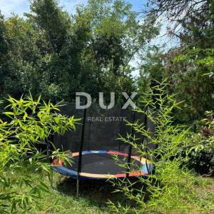 ISTRA, KANFANAR - Simpatična istarska kuća + 490 m2 građevinskog zemljišta!