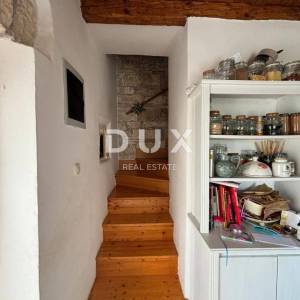 ISTRA, KANFANAR - Simpatična istarska kuća + 490 m2 građevinskog zemljišta!