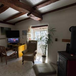 ISTRA, KANFANAR - Simpatična istarska kuća + 490 m2 građevinskog zemljišta!