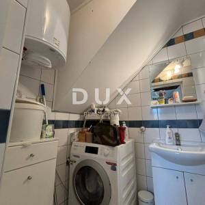 ISTRA, KANFANAR - Simpatična istarska kuća + 490 m2 građevinskog zemljišta!