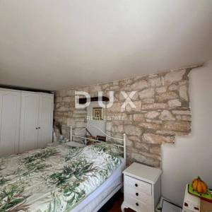 ISTRA, KANFANAR - Simpatična istarska kuća + 490 m2 građevinskog zemljišta!