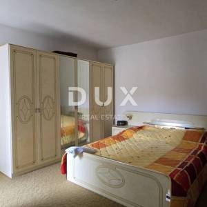 ISTRA, LABIN - Kuća s dva stana s velikim terasama, garaža i ognjište s galerijom u neposrednoj blizini centra