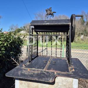 ISTRA, LABIN - Kuća s dva stana s velikim terasama, garaža i ognjište s galerijom u neposrednoj blizini centra