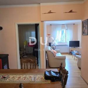 ISTRA, LABIN - Kuća s dva stana s velikim terasama, garaža i ognjište s galerijom u neposrednoj blizini centra