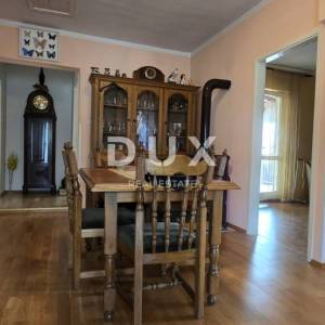 ISTRA, LABIN - Kuća s dva stana s velikim terasama, garaža i ognjište s galerijom u neposrednoj blizini centra