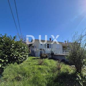 ISTRA, LABIN - Kuća s dva stana s velikim terasama, garaža i ognjište s galerijom u neposrednoj blizini centra