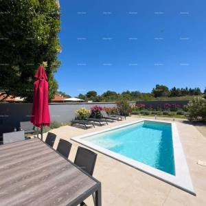 Istra, Ližnjan, 1 km do centra Medulina, nova moderna kuća sa bazenom za odmor.