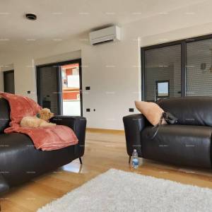 Istra, Ližnjan, 1 km do centra Medulina, nova moderna kuća sa bazenom za odmor.