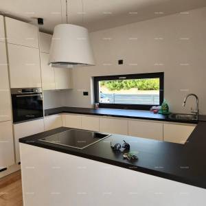 Istra, Ližnjan, 1 km do centra Medulina, nova moderna kuća sa bazenom za odmor.