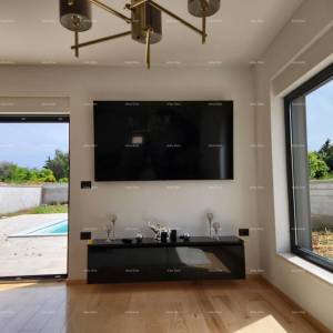 Istra, Ližnjan, 1 km do centra Medulina, nova moderna kuća sa bazenom za odmor.