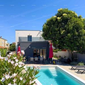 Istra, Ližnjan, 1 km do centra Medulina, nova moderna kuća sa bazenom za odmor.