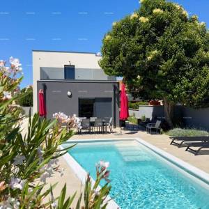 Istra, Ližnjan, 1 km do centra Medulina, nova moderna kuća sa bazenom za odmor.