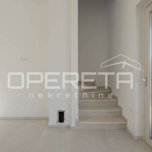 Istra, Ližnjan, moderna kuća sa pogledom na more, novogradnja, miran dio naselja