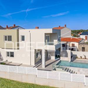 Istra, Ližnjan, moderna kuća sa pogledom na more, novogradnja, miran dio naselja