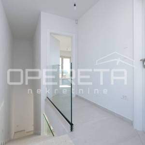 Istra, Ližnjan, moderna kuća sa pogledom na more, novogradnja, miran dio naselja