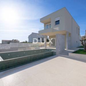  ISTRA, LIŽNJAN - Nova vila s prekrasnim pogledom na more!
