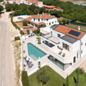 ISTRA, POREČ - Moderna kuća s bazenom