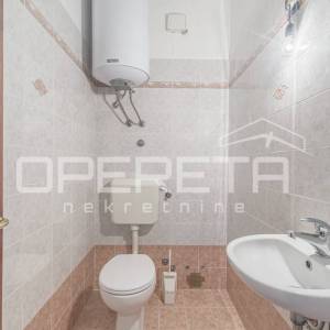 
Istra, Poreč – Obiteljska kuća s tri stambene jedinice i pogledom na more