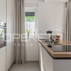 Istra, Poreč okolica- Moderna dvojna kuća s bazenom