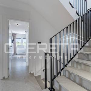 Istra, Poreč okolica- Moderna dvojna kuća s bazenom