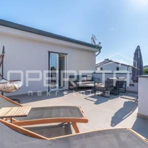 Istra, Poreč okolica- Moderna dvojna kuća s bazenom