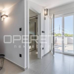 Istra, Poreč okolica- Moderna dvojna kuća s bazenom