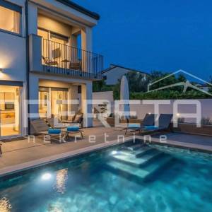 Istra, Poreč okolica- Moderna dvojna kuća s bazenom