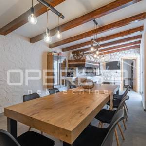 Istra, Poreč okolica- Moderna dvojna kuća s bazenom