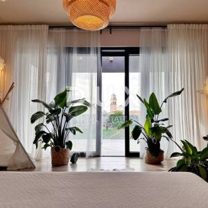 ISTRA, PREMANTURA - Luksuz koji se i pokazuje i živi, jedinstvena vila posebnog karaktera, na svega 500m od plaže