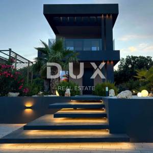 ISTRA, PREMANTURA - Luksuz koji se i pokazuje i živi, jedinstvena vila posebnog karaktera, na svega 500m od plaže