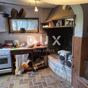 ISTRA, PULA - Dvoetažni stan s vrtom i garažom u blizini plaže