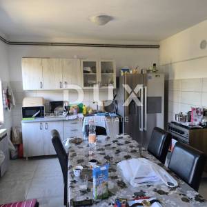 ISTRA, PULA - Dvoetažni stan s vrtom i garažom u blizini plaže