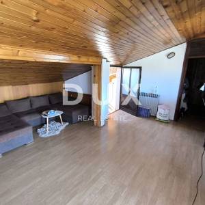 ISTRA, PULA - Dvoetažni stan s vrtom i garažom u blizini plaže