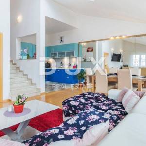 ISTRA, PULA, NOVA VERUDA - Dvoetažni apartman na traženoj lokaciji