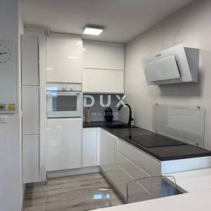 ISTRA, PULA Stan s pogledom na more i garažom na jedinstvenoj lokaciji!