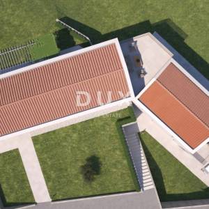 ISTRA, SOVINJAK - Prostrano građevinsko zemljište s projektom