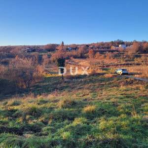 ISTRA, SOVINJAK - Prostrano građevinsko zemljište s projektom