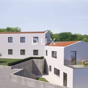 ISTRA, SOVINJAK - Prostrano građevinsko zemljište s projektom